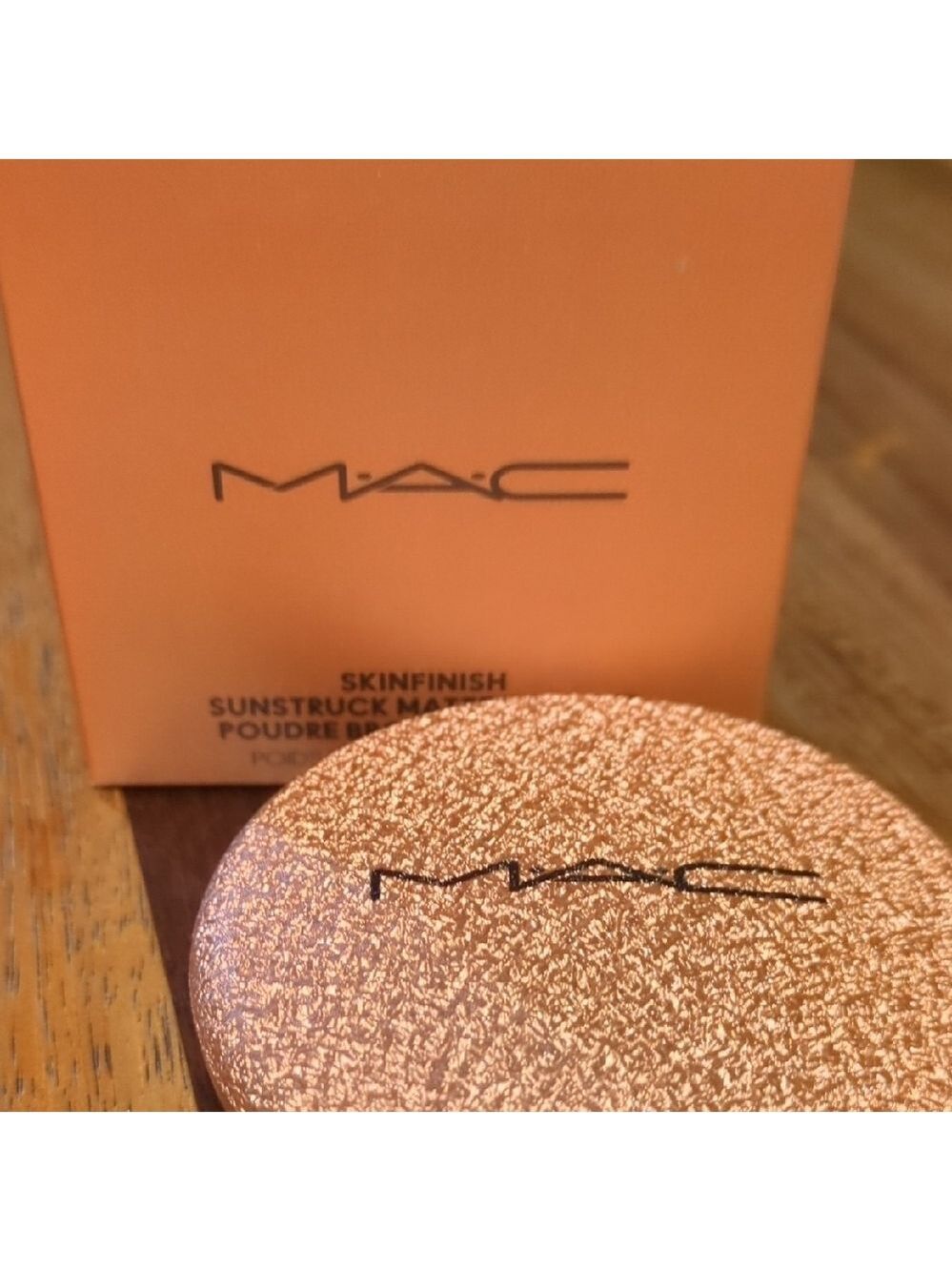 MAC Skinfinish Sunstruck Matte Bronzer in the shade Matte Richer Golden. - Picture 2 of 4